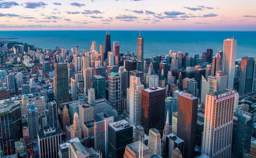 Chicago, IL city skyline along Lake Michigan